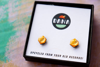 THE NUGGETS studs in 8 colours with metallic detail