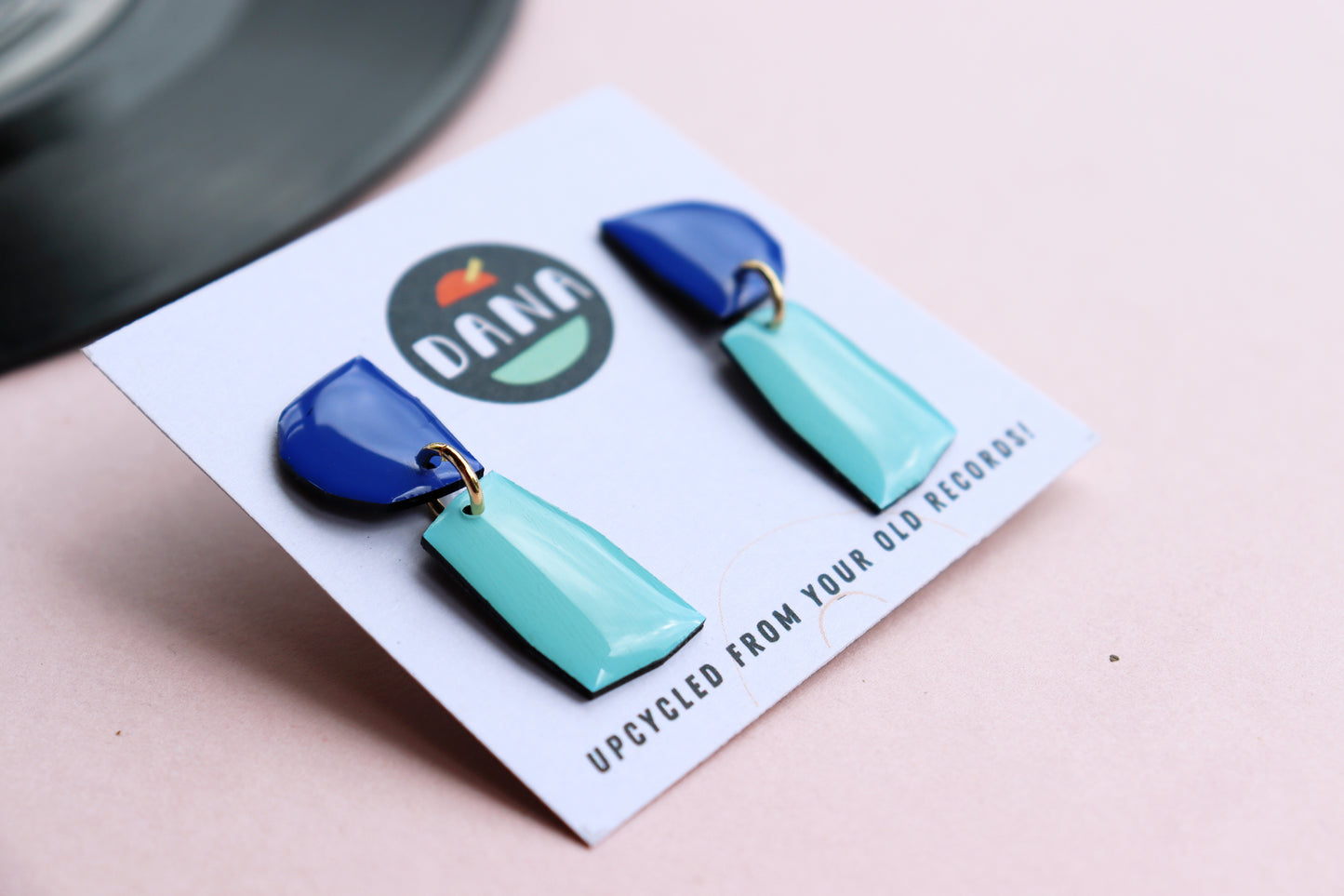 MINNIE NO.1 in shades of blue