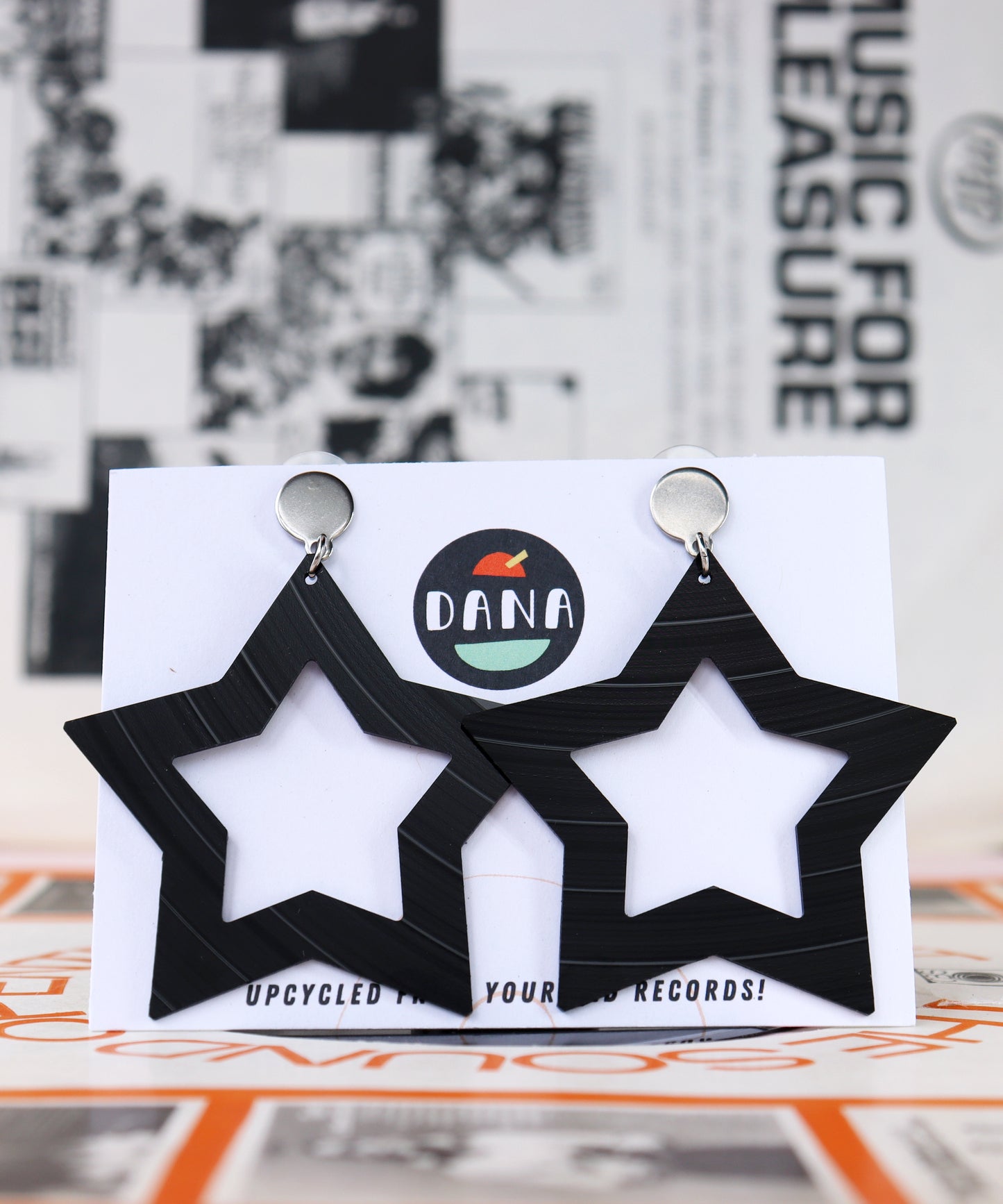 ALL BLACK large star contour earrings / silver or gold  studs