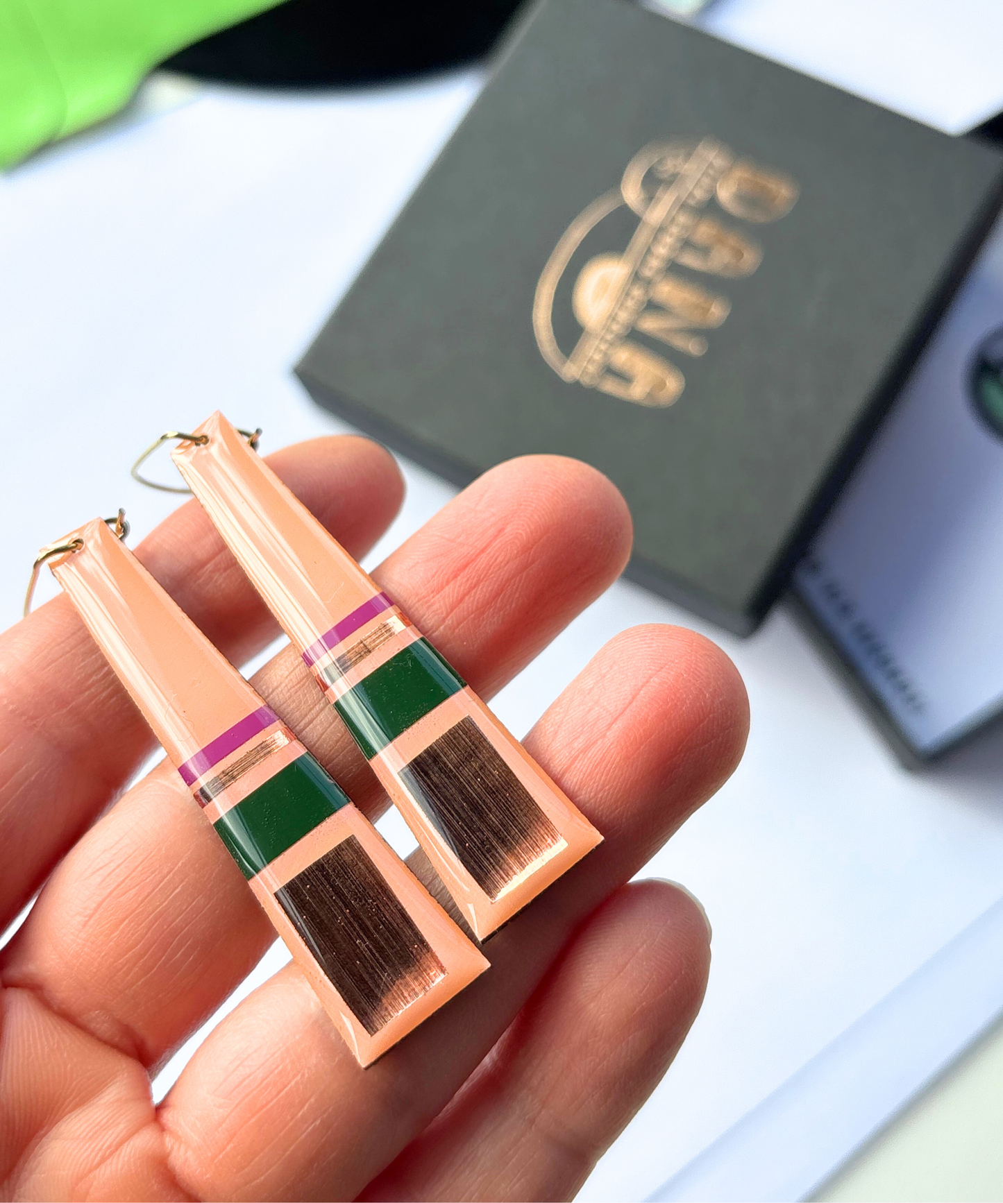 LIZZY in light warm pink, deep khaki green, copper and a hint of purple