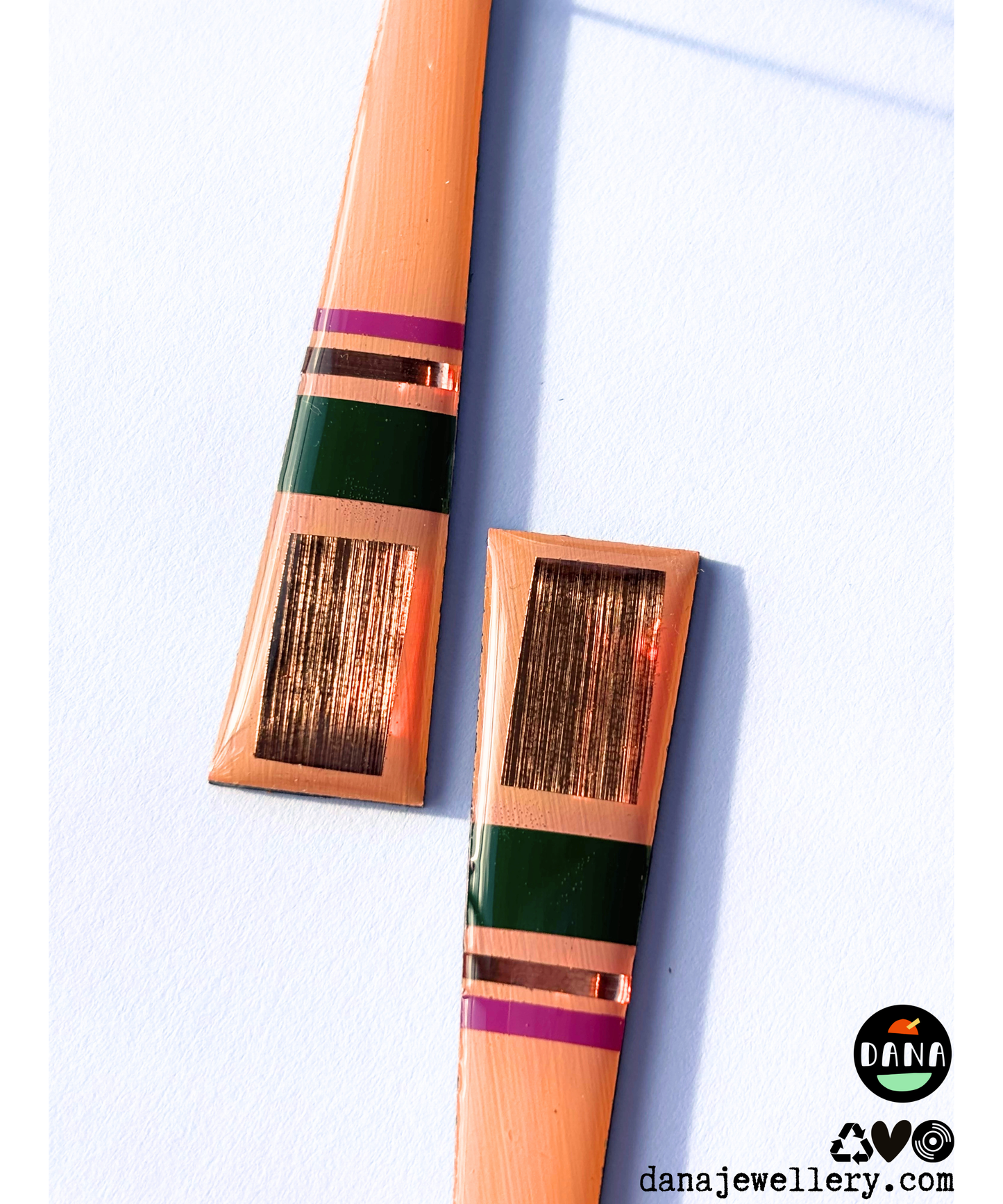 LIZZY in light warm pink, deep khaki green, copper and a hint of purple