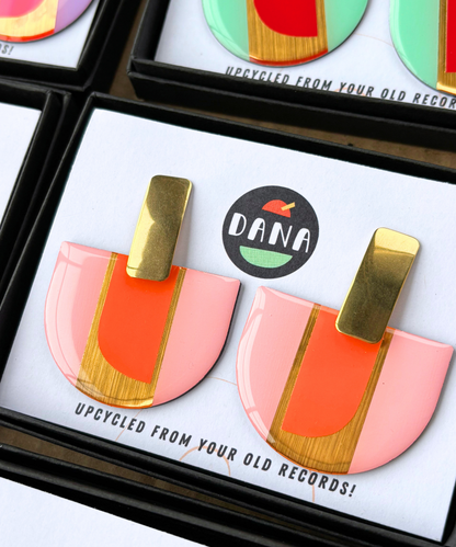 ROSA in pink, orange, lush gold