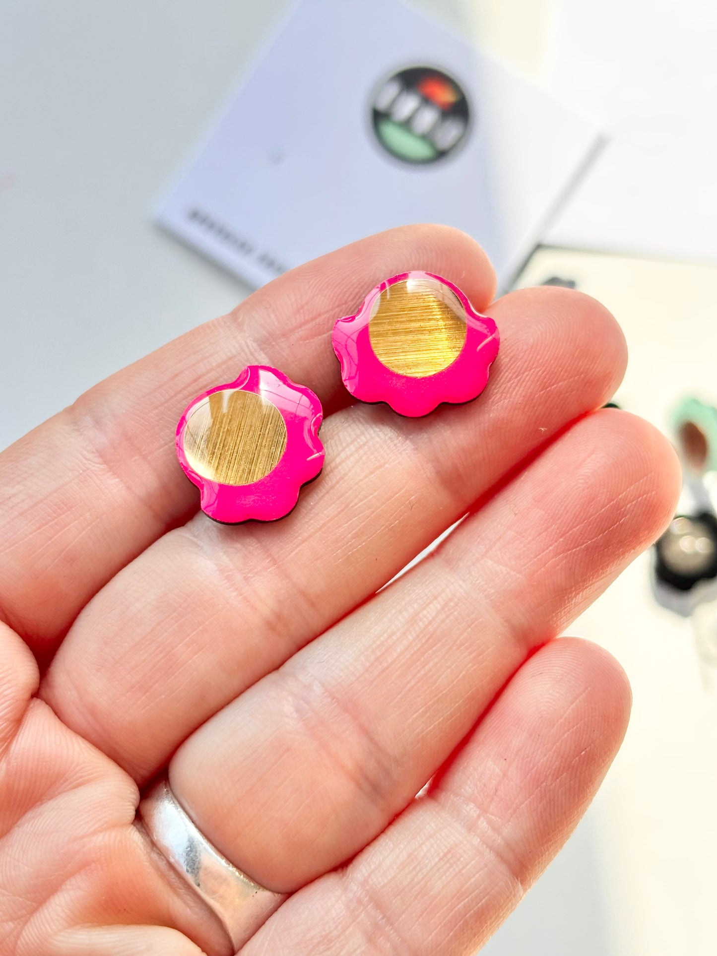 30% OFF large FROUFROU studs in neon pink and gold