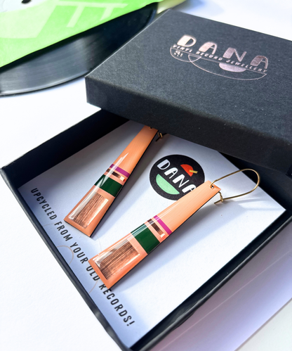 LIZZY in light warm pink, deep khaki green, copper and a hint of purple