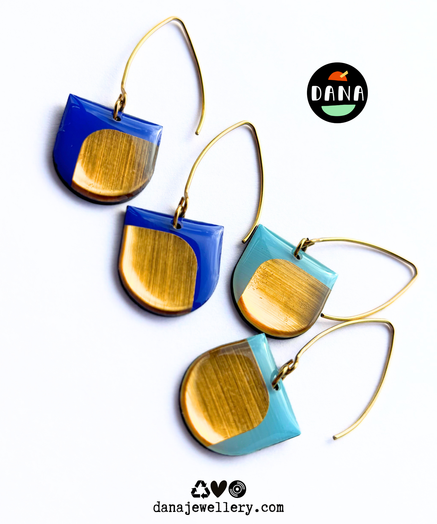 DEE in light blue OR royal blue and gold