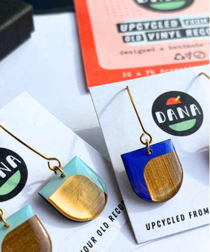 DEE in light blue OR royal blue and gold