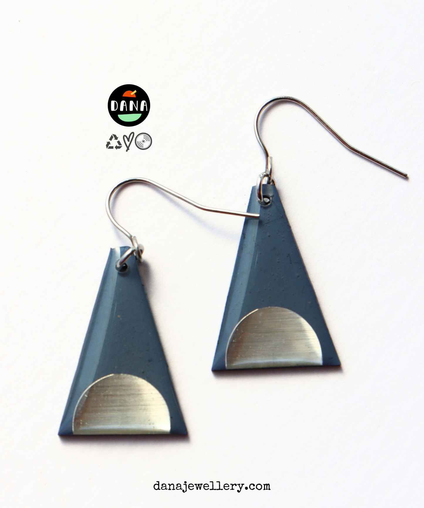 THE TRIANGLES / blue grey & silver