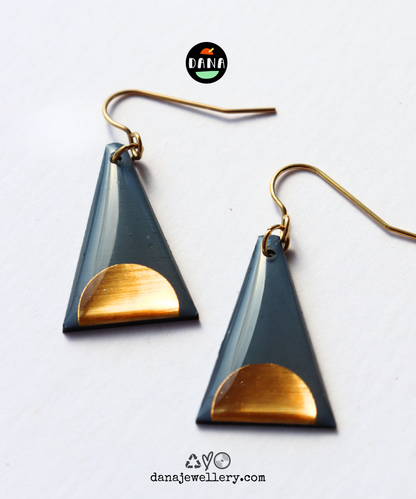 THE TRIANGLES / blue grey & gold