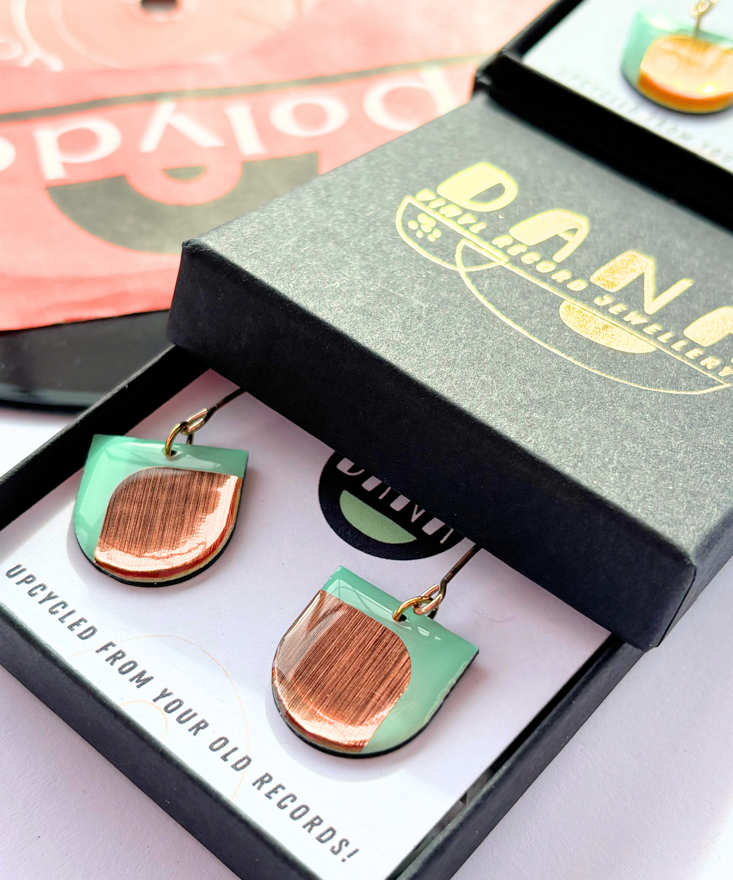 DEE in turquoise and gold OR copper