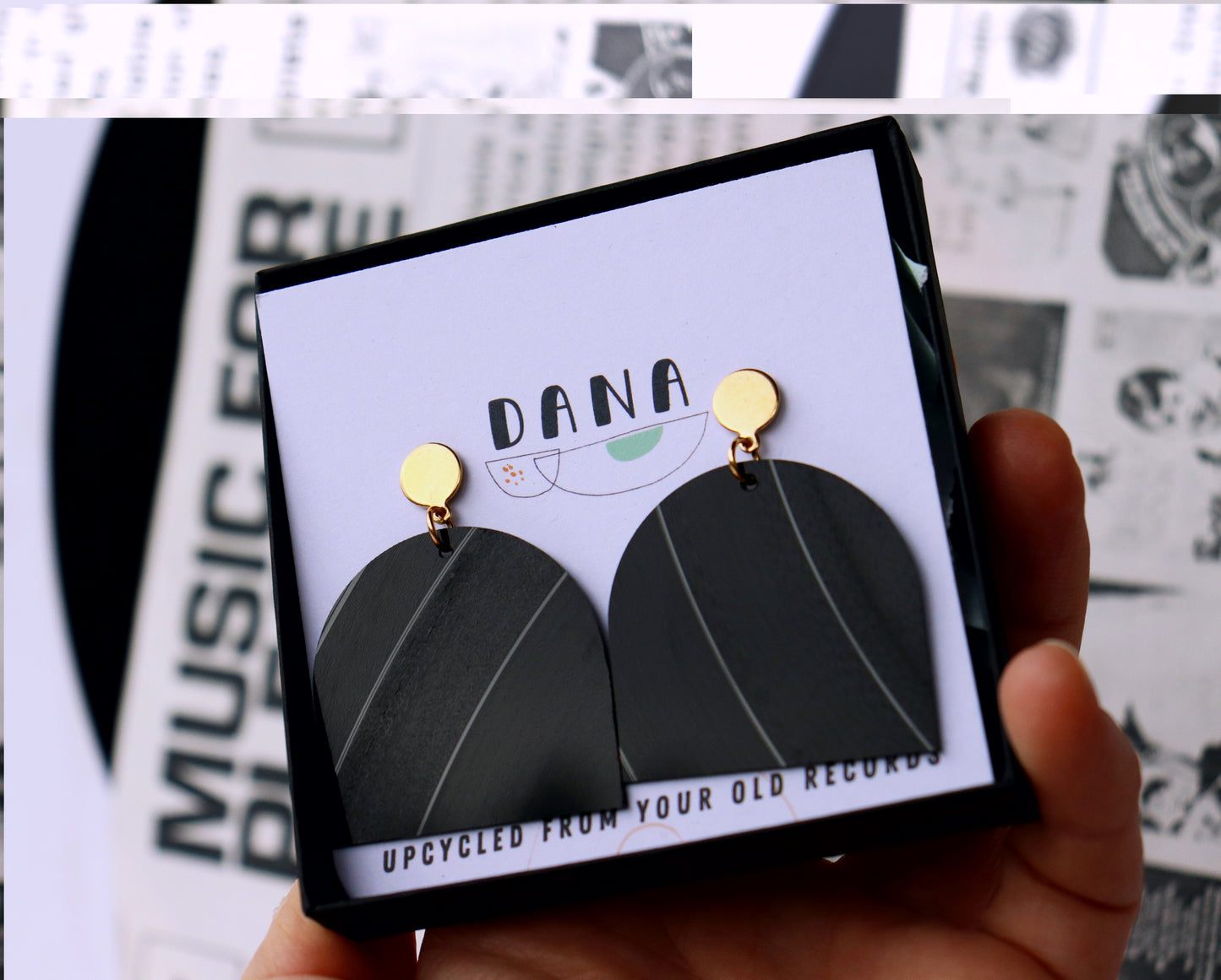 Arch vinyl record earrings in plain black