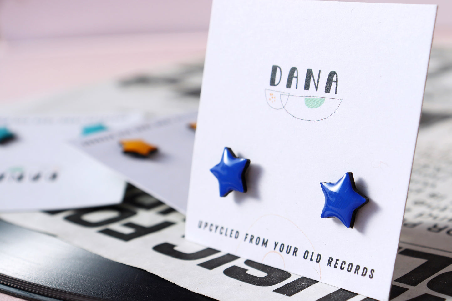 STAR STUDS / 8 colours / upcycled vinyl record jewellery