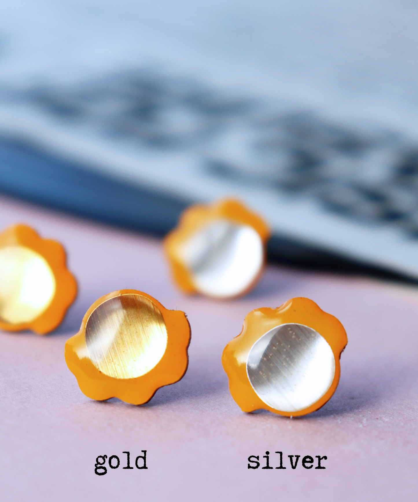 20% OFF FROUFROU no.4 studs with a hint of festive sparkle